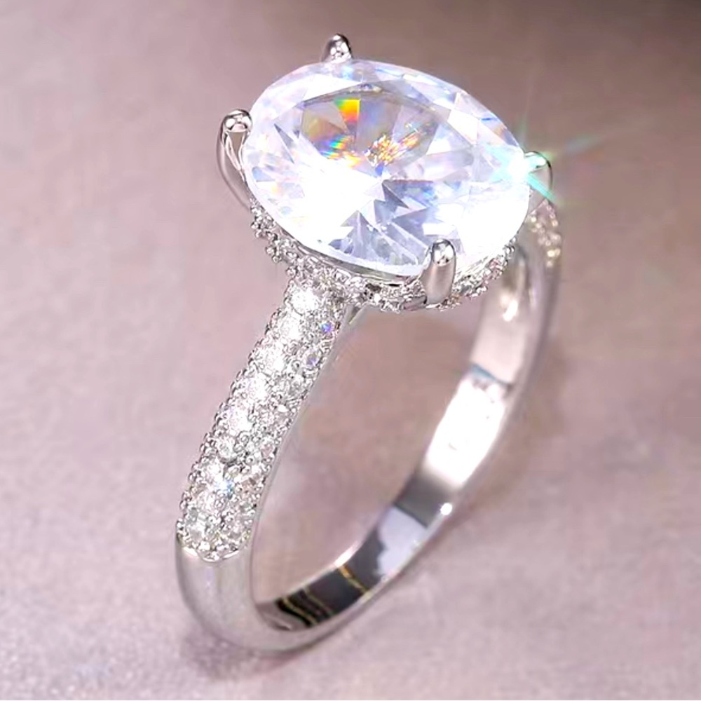 ♥️925 Oval Cut Zircon stone 4 prong beautiful 925 Sterling plated